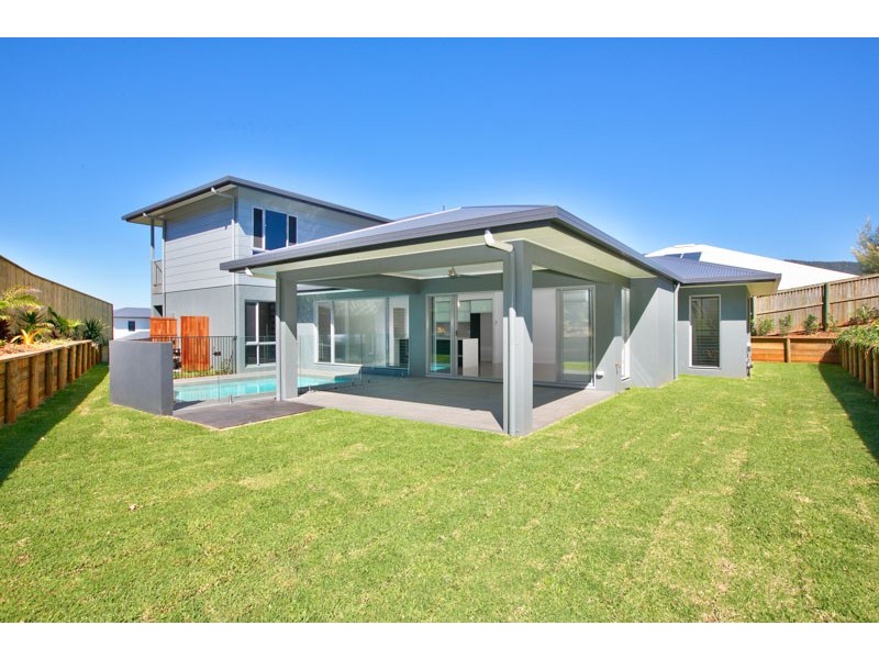37 Catamaran Circuit, Trinity Beach QLD 4879