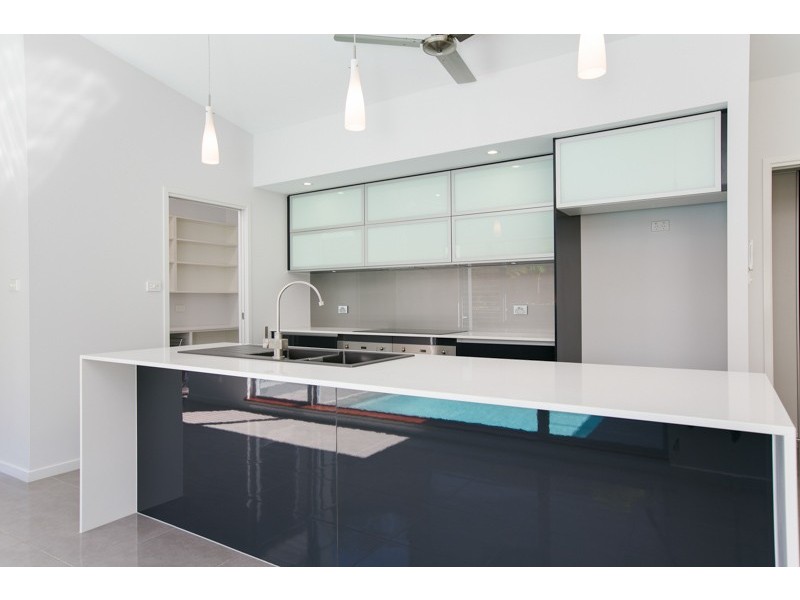 37 Catamaran Circuit, Trinity Beach QLD 4879