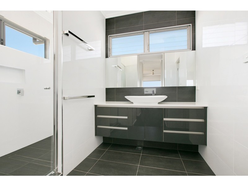 37 Catamaran Circuit, Trinity Beach QLD 4879