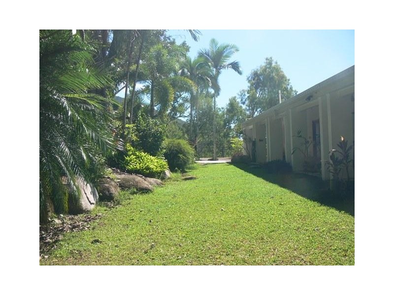 30-32 Alexandra Street, Clifton Beach QLD 4879