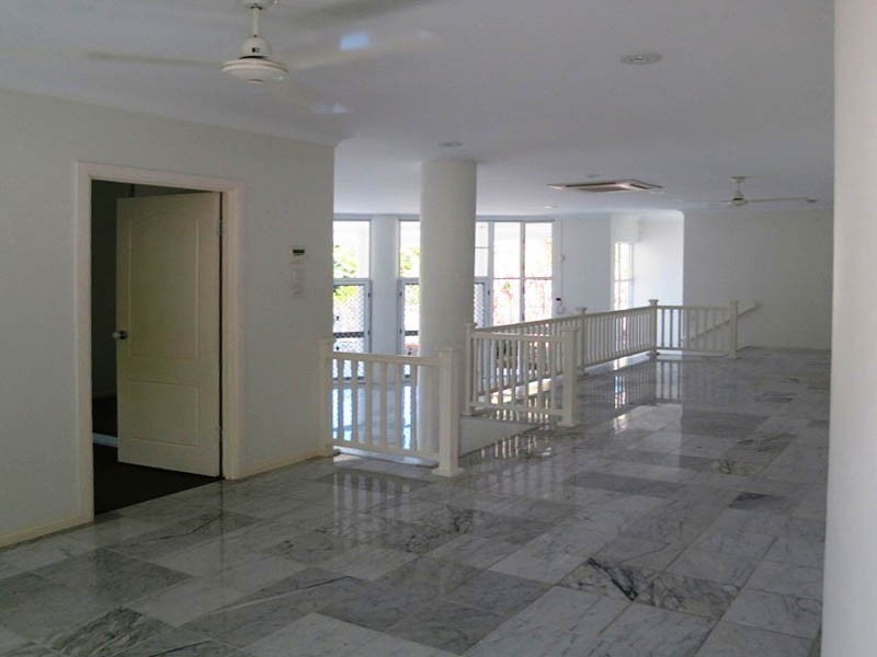 30 Thais St, Palm Cove QLD 4879