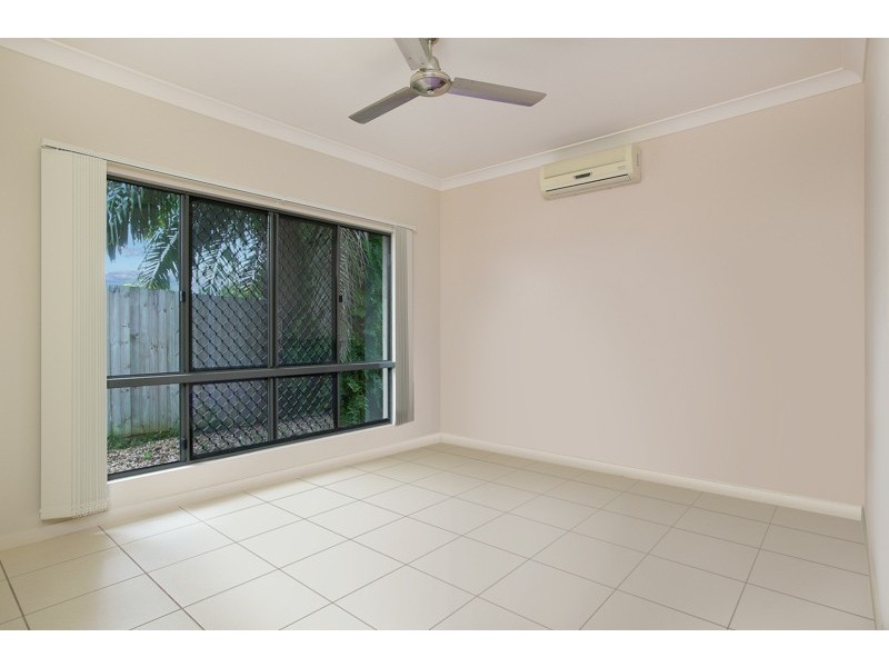 6 Savaii Close, Palm Cove QLD 4879