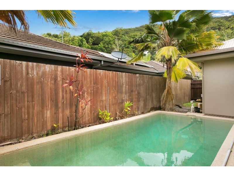 6 Savaii Close, Palm Cove QLD 4879