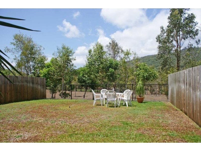 39 Starboard St, Trinity Beach QLD 4879
