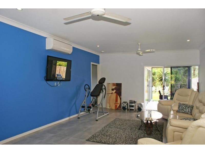 39 Starboard St, Trinity Beach QLD 4879