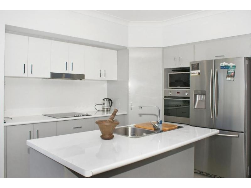 39 Starboard St, Trinity Beach QLD 4879
