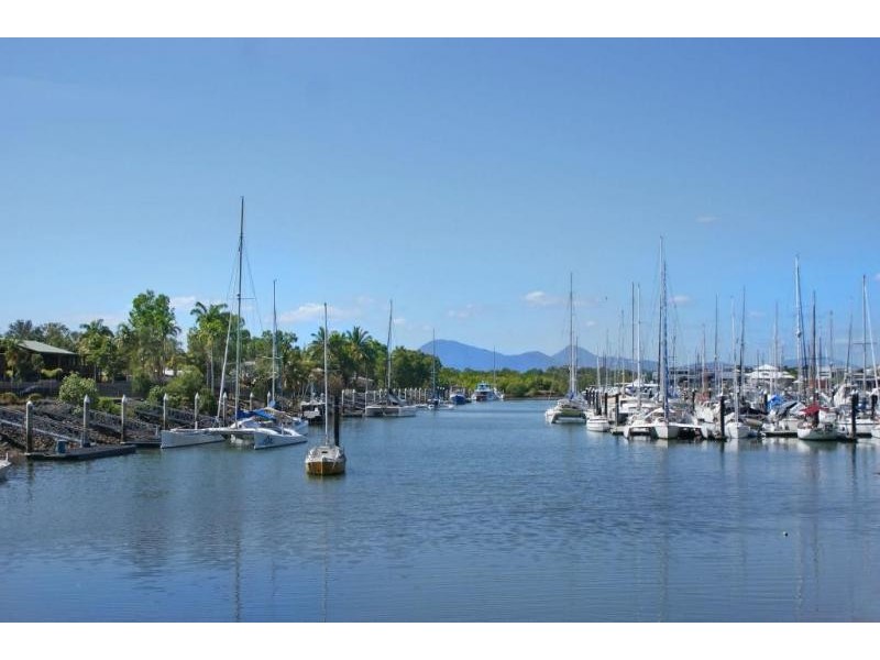 39 Starboard St, Trinity Beach QLD 4879