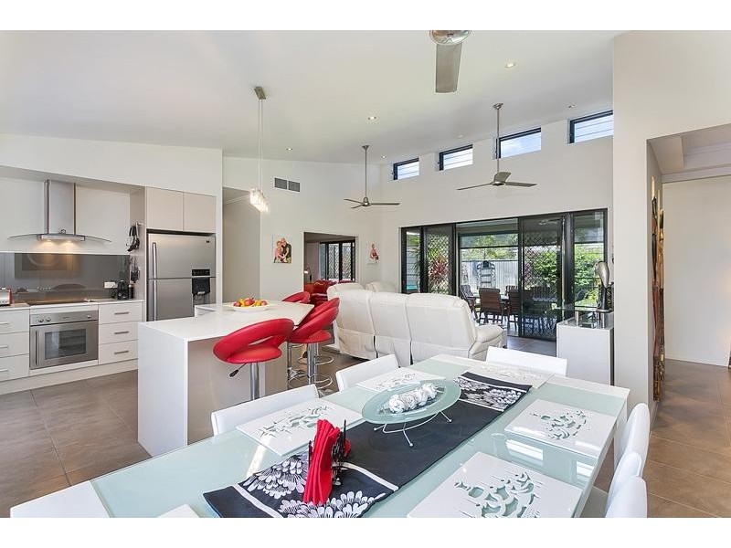 89 Roberts Drive, Trinity Beach QLD 4879