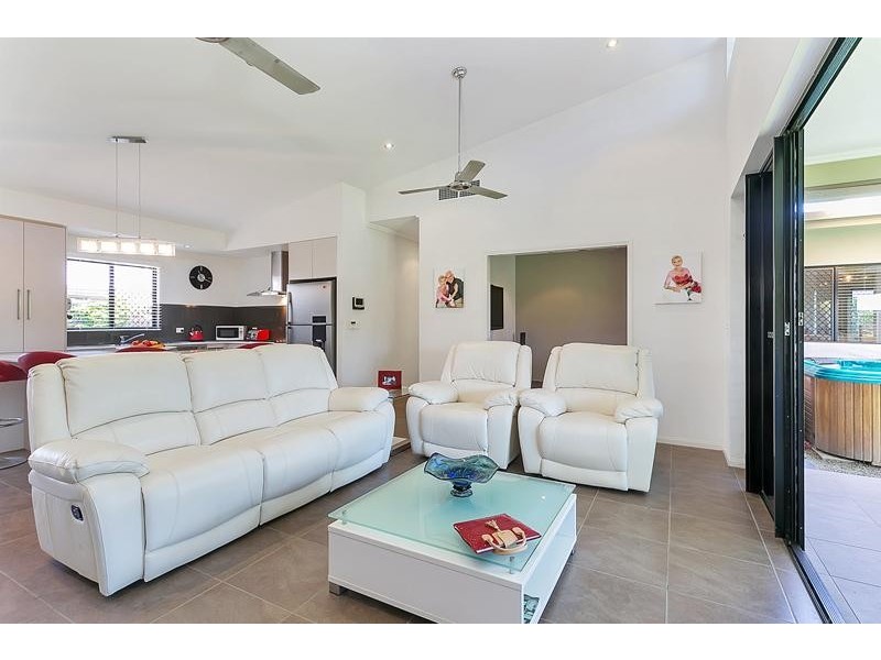 89 Roberts Drive, Trinity Beach QLD 4879