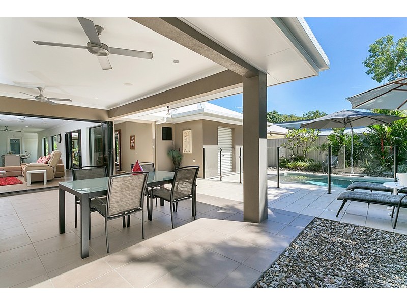 4 Saunders Crt, Clifton Beach QLD 4879