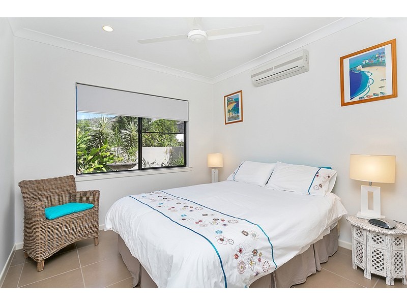 4 Saunders Crt, Clifton Beach QLD 4879