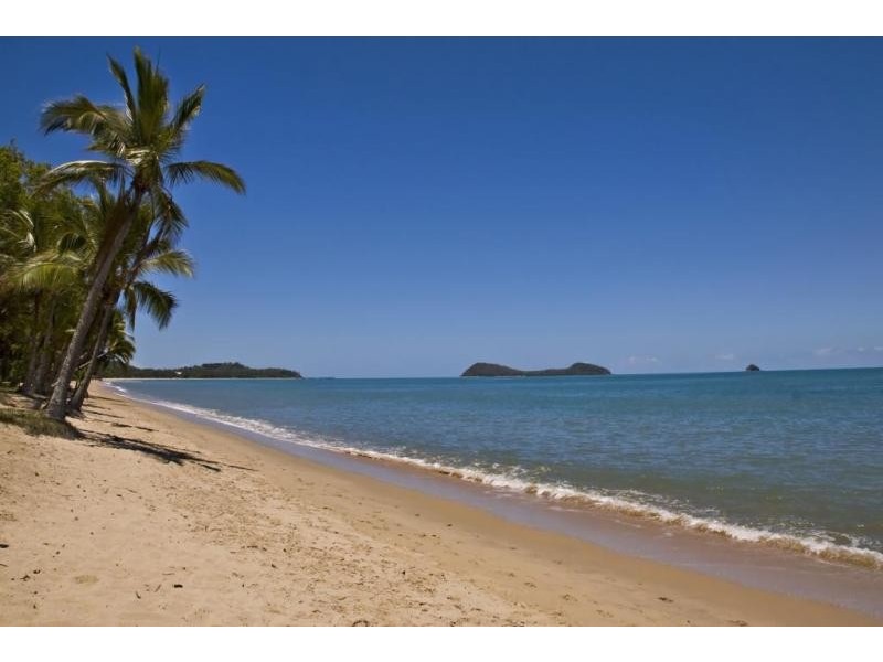 4 Saunders Crt, Clifton Beach QLD 4879