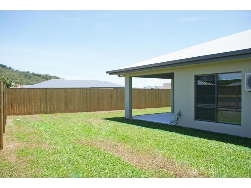 164 Roberts Dve, Trinity Beach QLD 4879