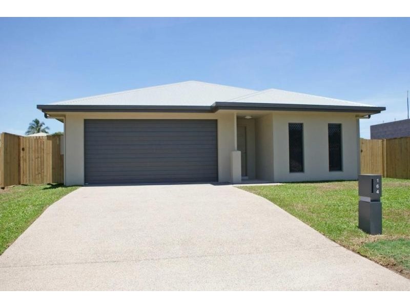 164 Roberts Dve, Trinity Beach QLD 4879