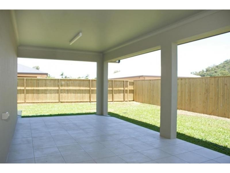 164 Roberts Dve, Trinity Beach QLD 4879