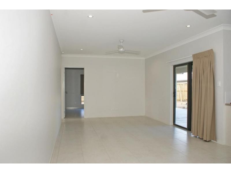 164 Roberts Dve, Trinity Beach QLD 4879