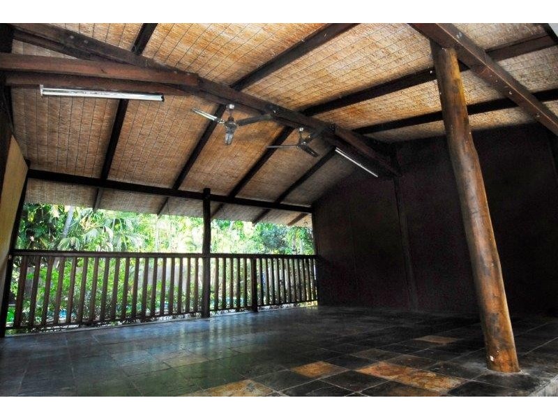 15-17 Upolu Esplanade, Clifton Beach QLD 4879