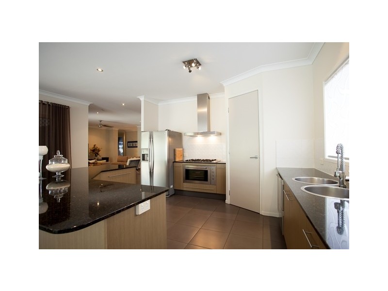 11 Iridescent Drive, Trinity Park QLD 4879