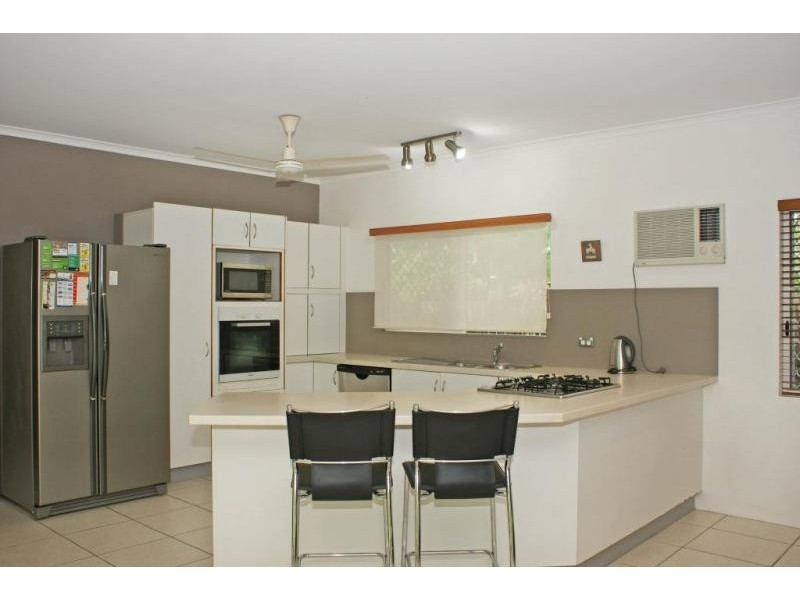 4 Bligh St, Palm Cove QLD 4879