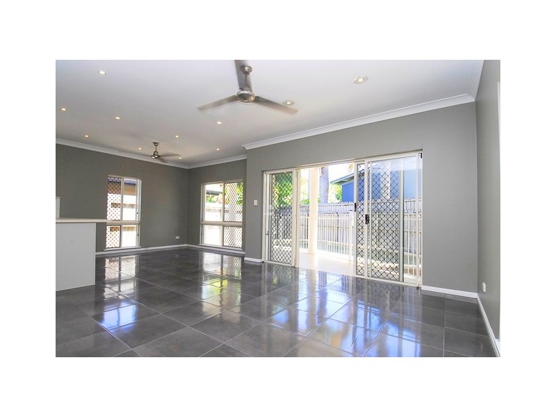 97 Cedar Road, Palm Cove QLD 4879