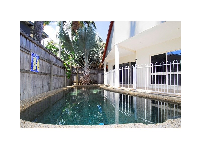 97 Cedar Road, Palm Cove QLD 4879