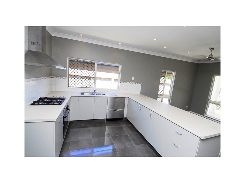 97 Cedar Road, Palm Cove QLD 4879