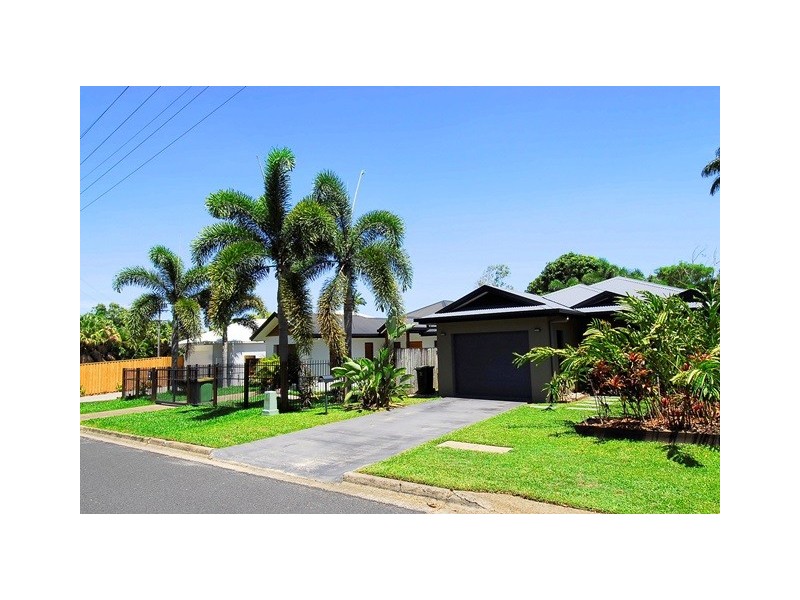 97 Cedar Road, Palm Cove QLD 4879