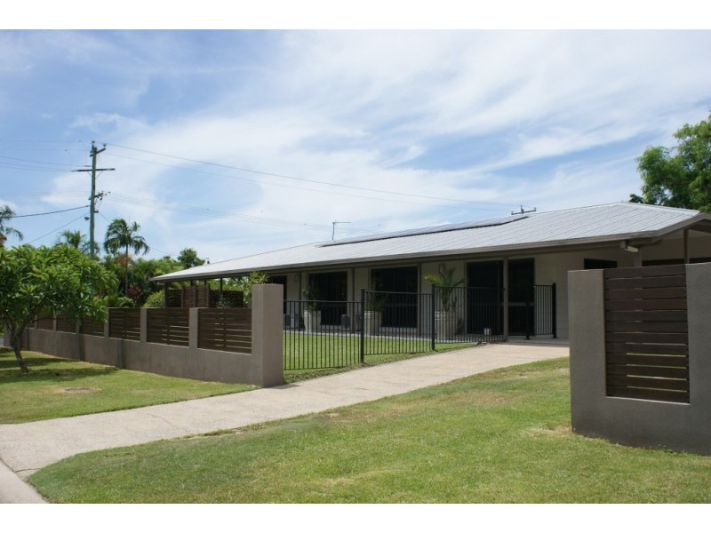1 Escape Close, Clifton Beach QLD 4879