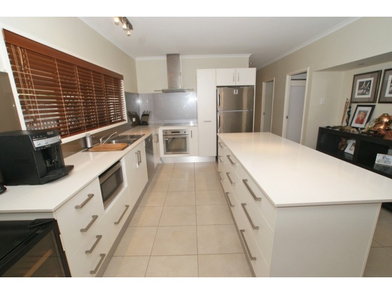1 Escape Close, Clifton Beach QLD 4879