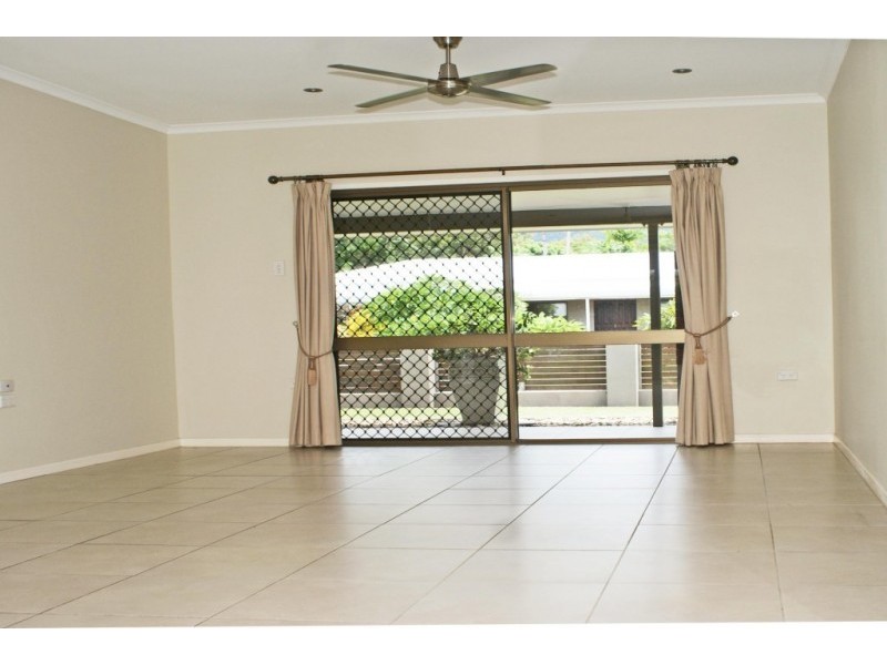 1 Escape Close, Clifton Beach QLD 4879
