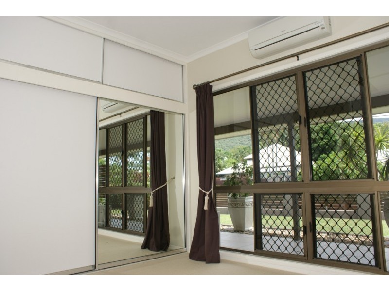 1 Escape Close, Clifton Beach QLD 4879