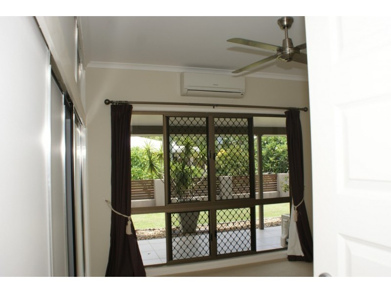 1 Escape Close, Clifton Beach QLD 4879
