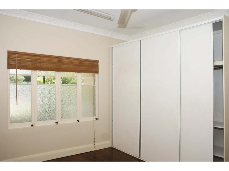 235 Lyons St, Westcourt QLD 4870