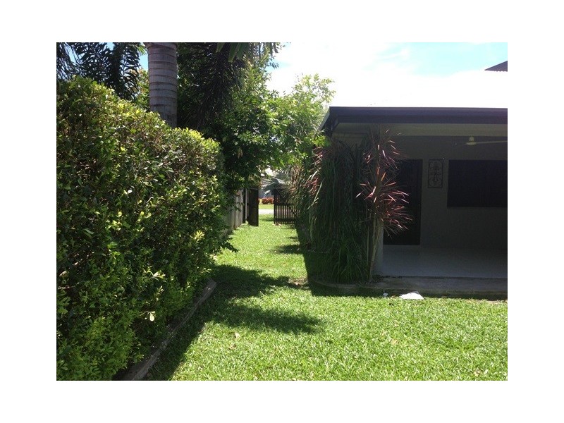 3 Chystanthus Street, Trinity Park QLD 4879