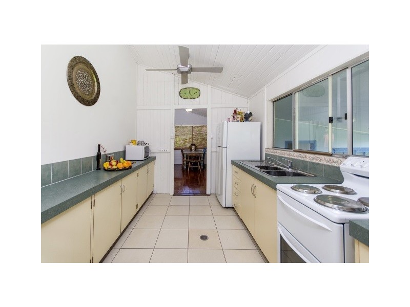 34 Holt Road, Garners Beach QLD 4852