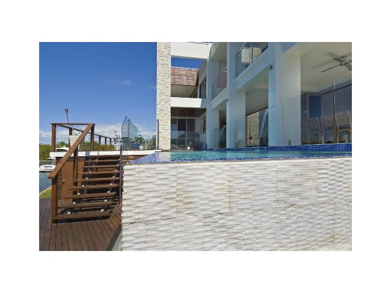 2 Ragamuffin Quay, Trinity Park QLD 4879