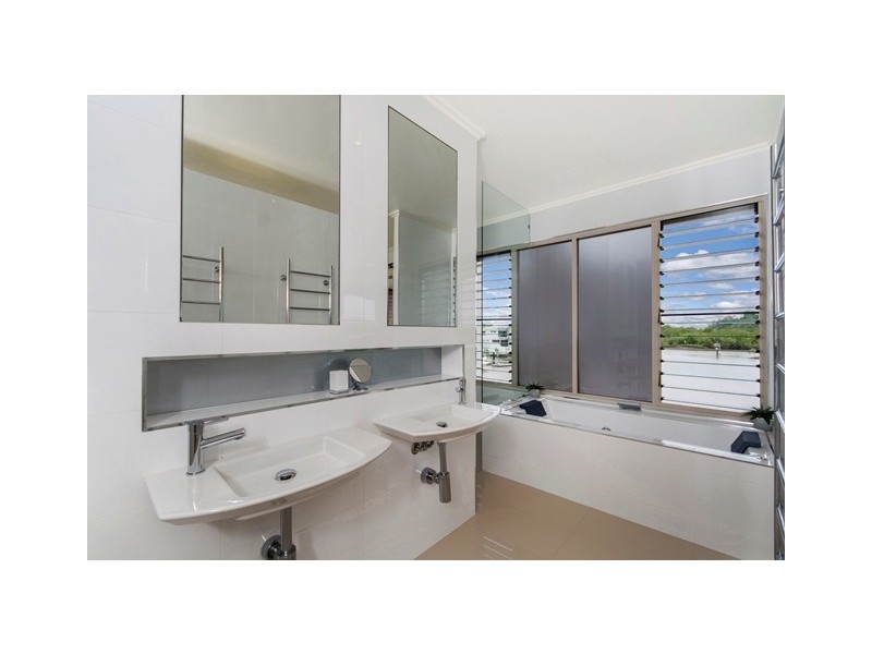 2 Ragamuffin Quay, Trinity Park QLD 4879