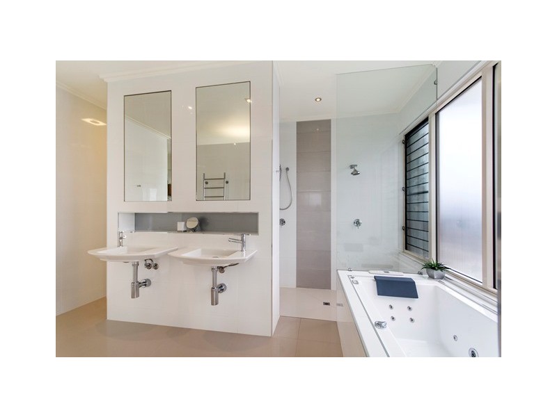 2 Ragamuffin Quay, Trinity Park QLD 4879