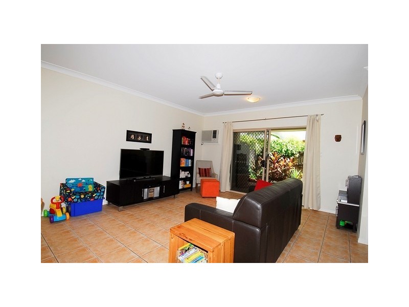 5/2-4 Oyster Court, Trinity Beach QLD 4879