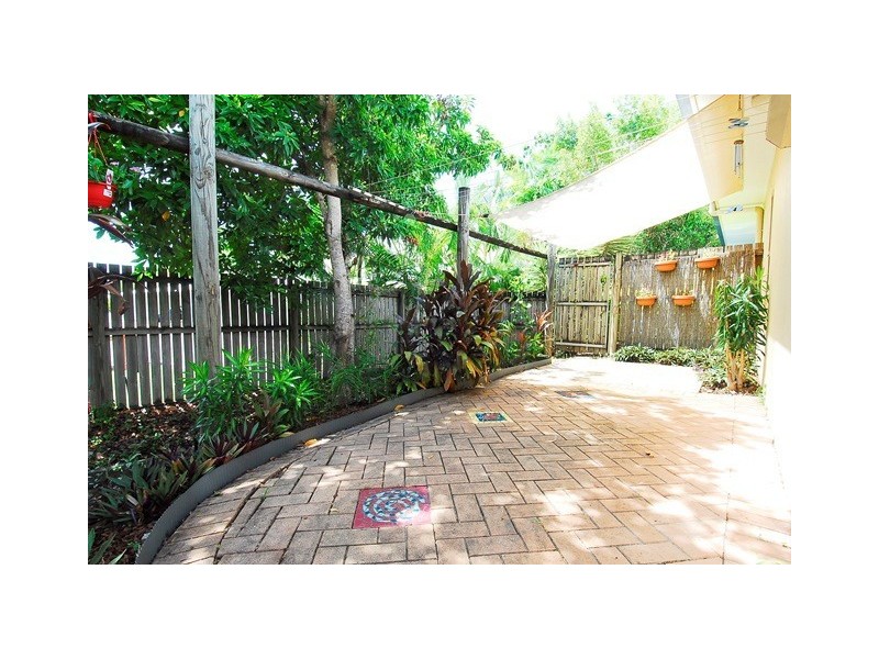 5/2-4 Oyster Court, Trinity Beach QLD 4879