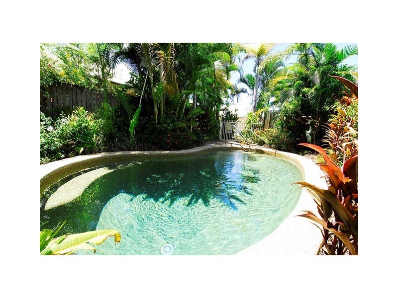 5/2-4 Oyster Court, Trinity Beach QLD 4879