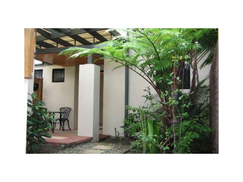 5/5 Arlington Esplanade, Clifton Beach QLD 4879