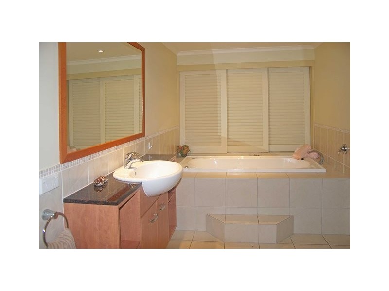 5/5 Arlington Esplanade, Clifton Beach QLD 4879