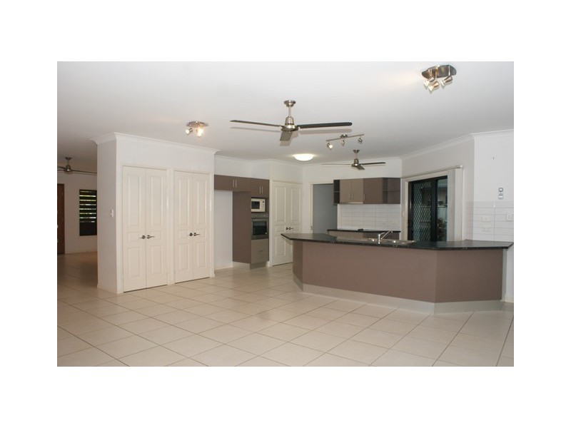 13 Bowline Close, Trinity Beach QLD 4879