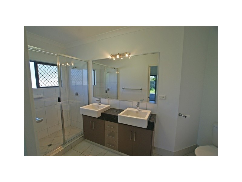 13 Bowline Close, Trinity Beach QLD 4879