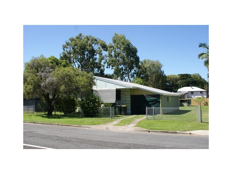 10 Olive Street, Manoora QLD 4870