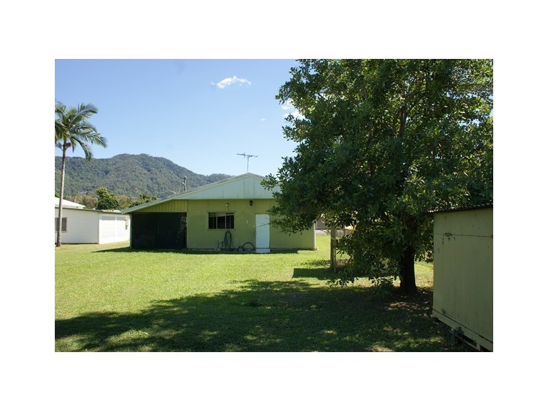10 Olive Street, Manoora QLD 4870