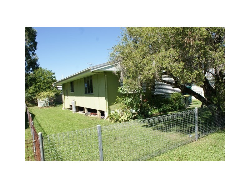 10 Olive Street, Manoora QLD 4870