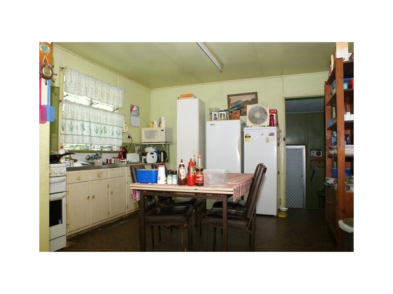 10 Olive Street, Manoora QLD 4870