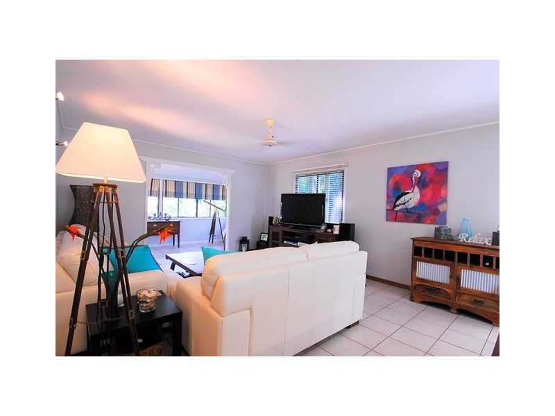 114 Wistaria Street, Holloways Beach QLD 4878